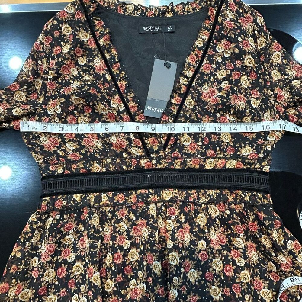 🆕 Nasty Gal I’ll be Bouquet black floral bell sleeve mini dress size 6 - Picture 10 of 13